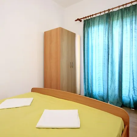 Apartment 10083c Trpanj
